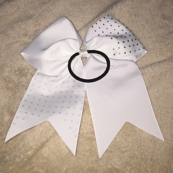 a white plain bow - Picture 2 of 2