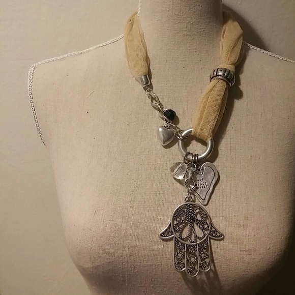 Jewelry - Beautiful necklace Hamsa Hand with silver.