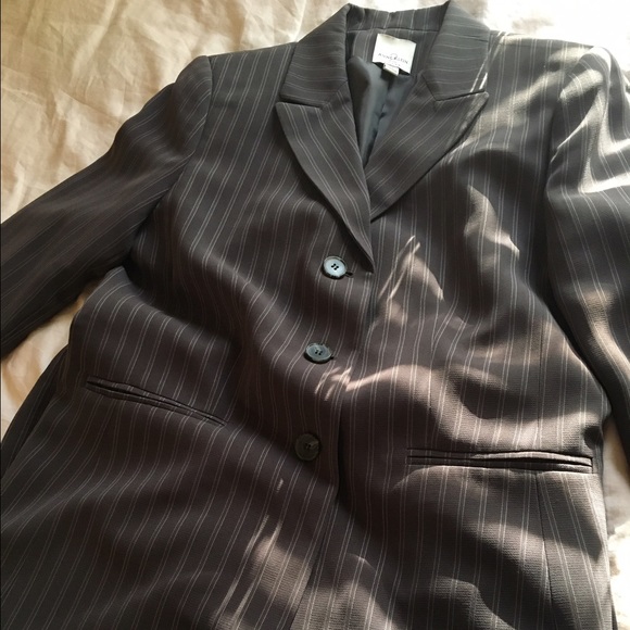 Anne Klein 2 Pant Suit