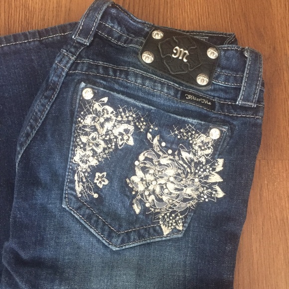 Miss Me Flower Stitched Pocket Jeans