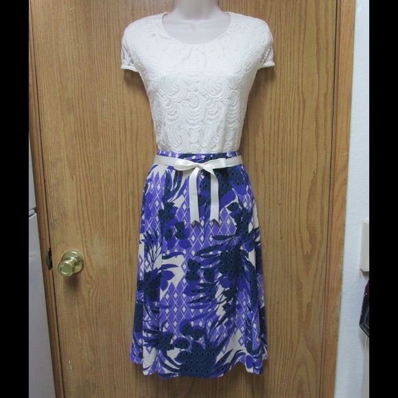 Amazing Purple-Ivory Skirt W/ Short Build & Belt - Picture 1 of 4