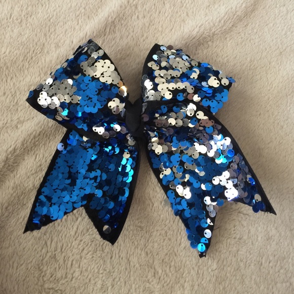 blue and sliver bow - Picture 1 of 2
