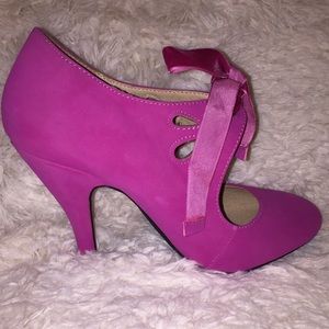 NEVER WORN Pink Dolce by Mojo Moxy Heels