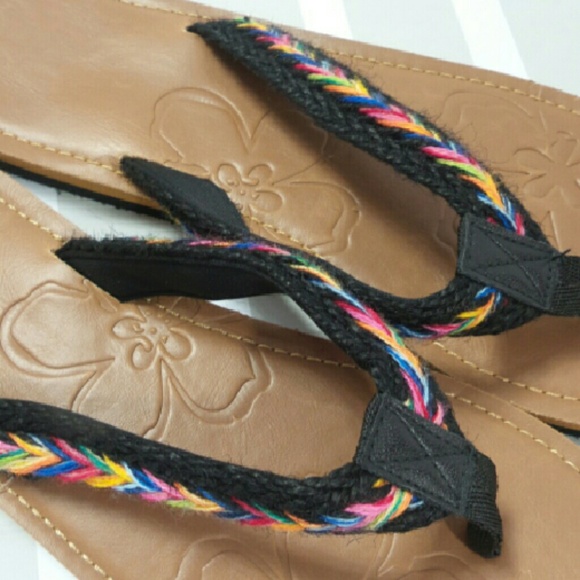 LAST PAIR Sz 9 woven flip flop sandals - Picture 2 of 4