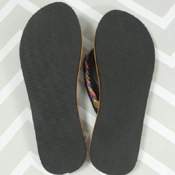 LAST PAIR Sz 9 woven flip flop sandals - Picture 3 of 4