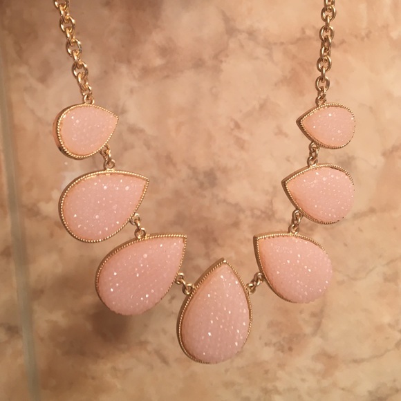 Gold & pink necklace.✨