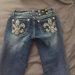 Size 28 Miss Me jeans in great condition!