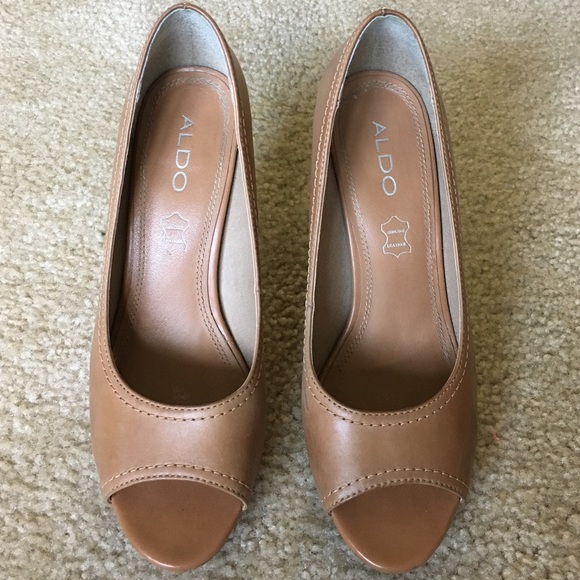 Aldo Tan Heels