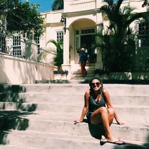 Meet your Posher, Lauren