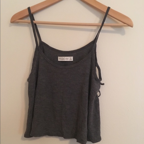 UNUSED Abercrombie Criss Cross Gray Crop Top