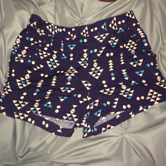 Loose fitted shorts