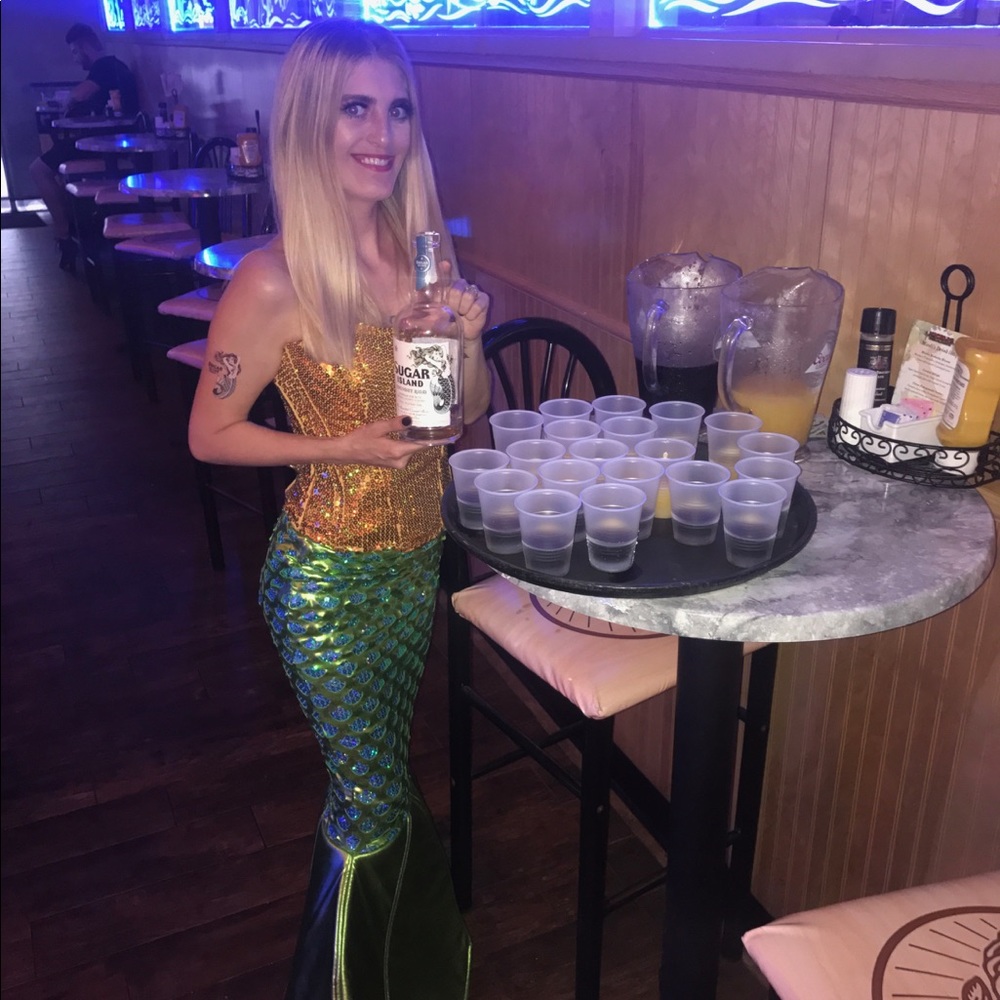 Meet your Posher, Lacey