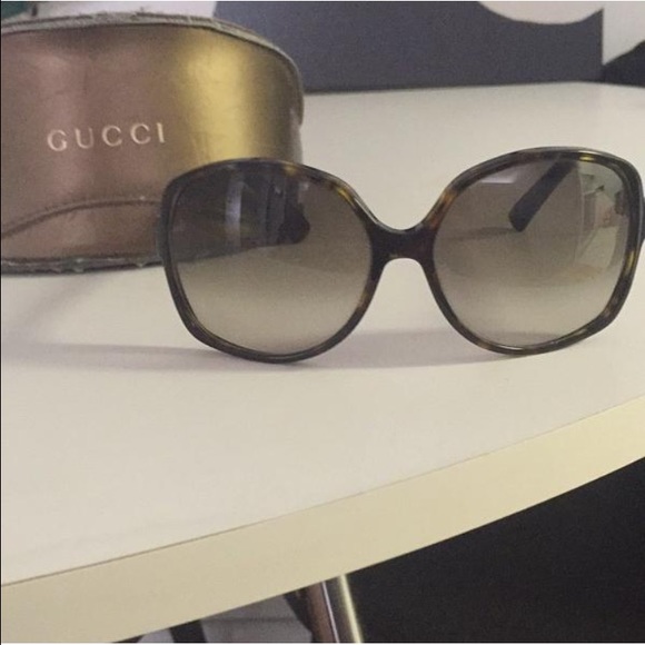 Gucci oversized tortoise framed sunglasses - Picture 2 of 4