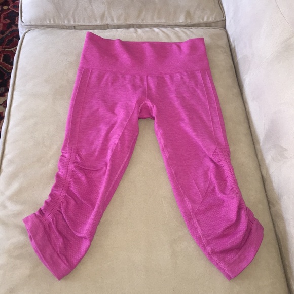 Lululemon yoga crop pants