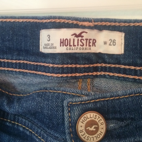 Hollister light wash shorts!! size 3. - Picture 2 of 3