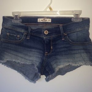 Hollister light wash shorts!! size 3.