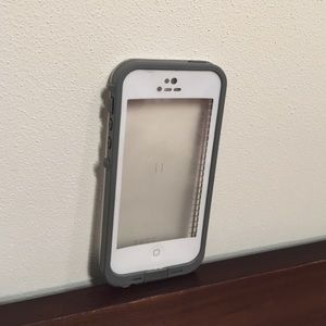 Iphone 5c lifeproof case