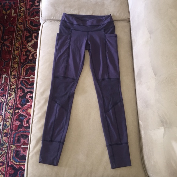 Lululemon leggings, pockets down the side