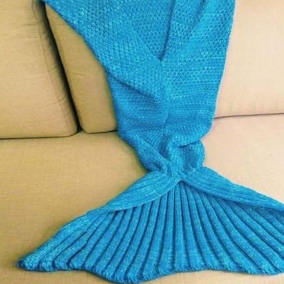 Mermaid Blanket - Picture 2 of 3