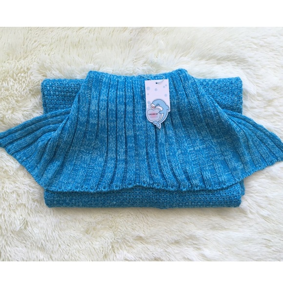 Mermaid Blanket - Picture 3 of 3