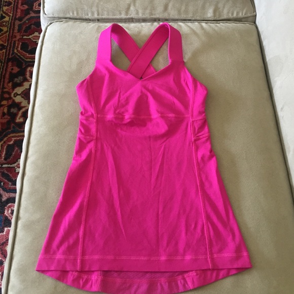 Lululemon cross back tank, built in bra