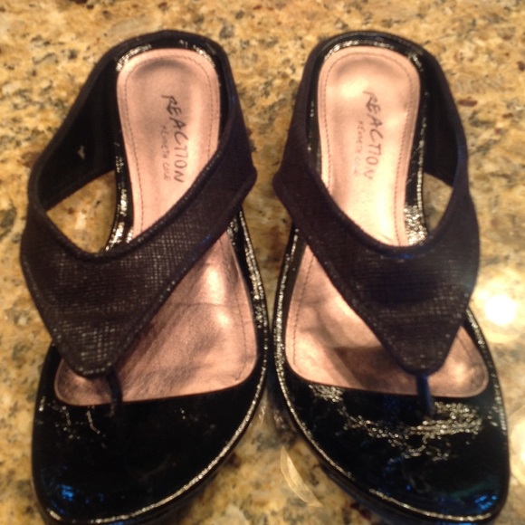 Kenneth Cole Reaction  Gorgeous  classic sandal