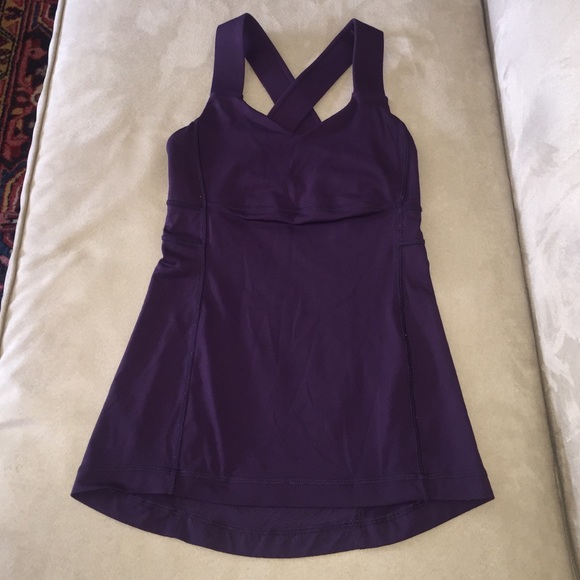 Lululemon cross back tank, built in bra