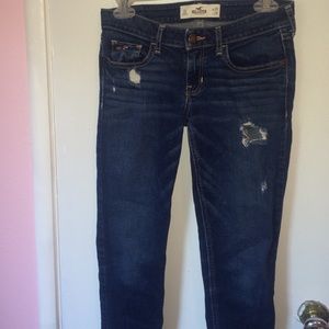 Hollister dark wash ripped skinny jeans! size 3.
