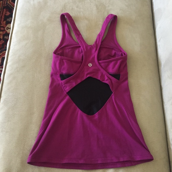 Lululemon workout tank, built in bra