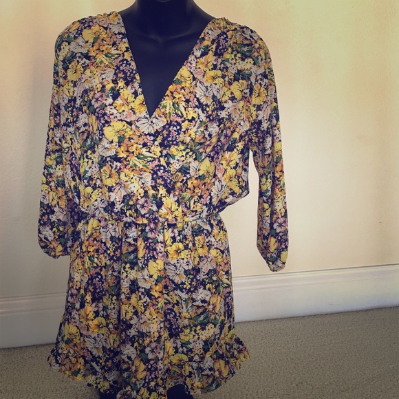 XS/Small Saks Yellow Floral 3/4 sleeve Romper