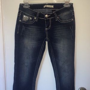 Bling back pocket skinny jeans! size 3 or 5.