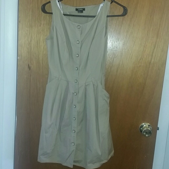 Button up dress with pockets - Picture 3 of 4