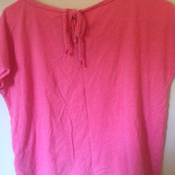 pink hollister shirt! size xs! super cute tie - Picture 3 of 4