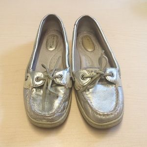 Gold Sperry Topsider boat shoe-run big fits size 6