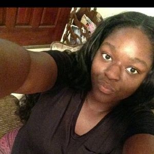 Meet your Posher, Antonia