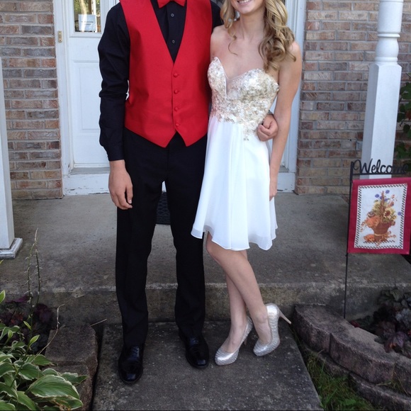 White and Gold Faviana Homecoming Dress - Picture 1 of 3