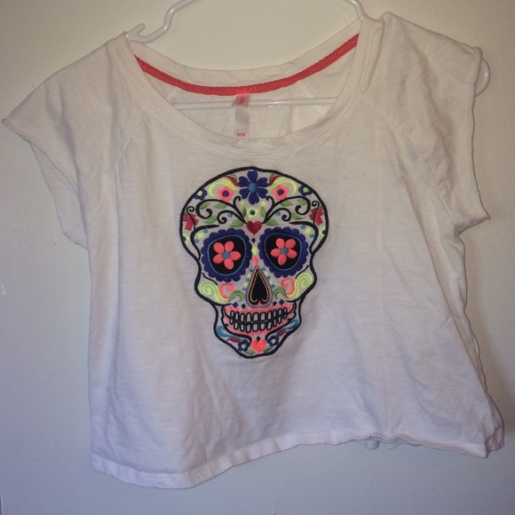 Skeleton white crop top! size medium (fits a small - Picture 1 of 3