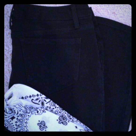 Like new Black skinny jeans