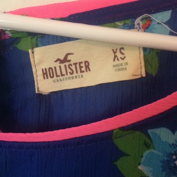 Hollister floral crop top!! size XS! - Picture 2 of 3