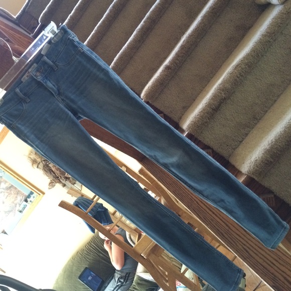 2 pairs of hollister 00S jeggings