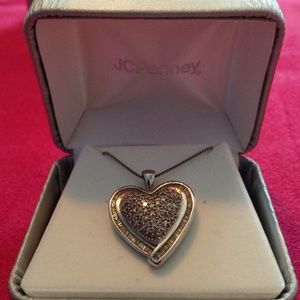 💫 SALE 💫 1 Ct Silver Heart necklace w/sparkle