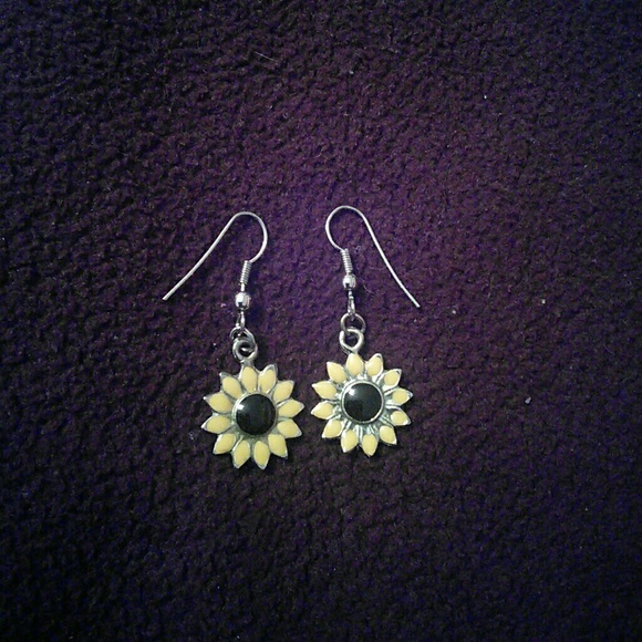 Sunflower dangling earrings