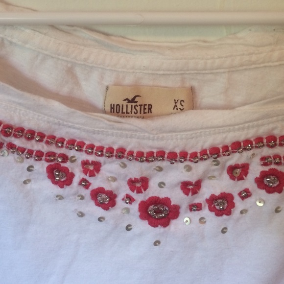 Hollister white with Coral flower shirt! XS - Picture 2 of 3