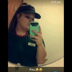 Meet your Posher, Caitlyn