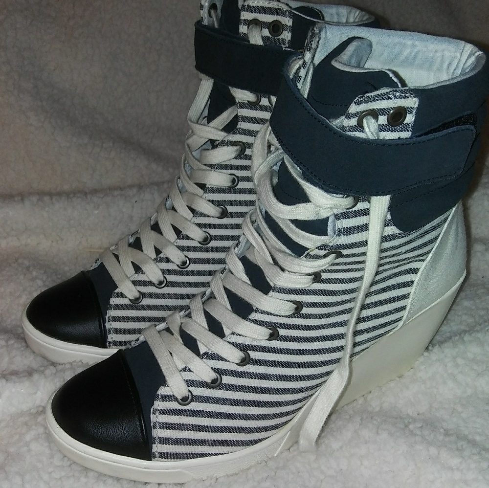 Sneaker Wedges