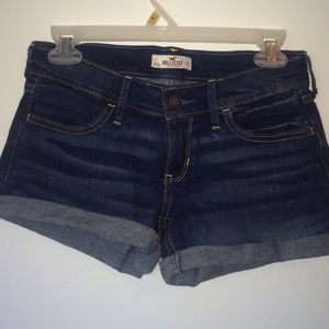 Hollister dark wash shorts! size 1.