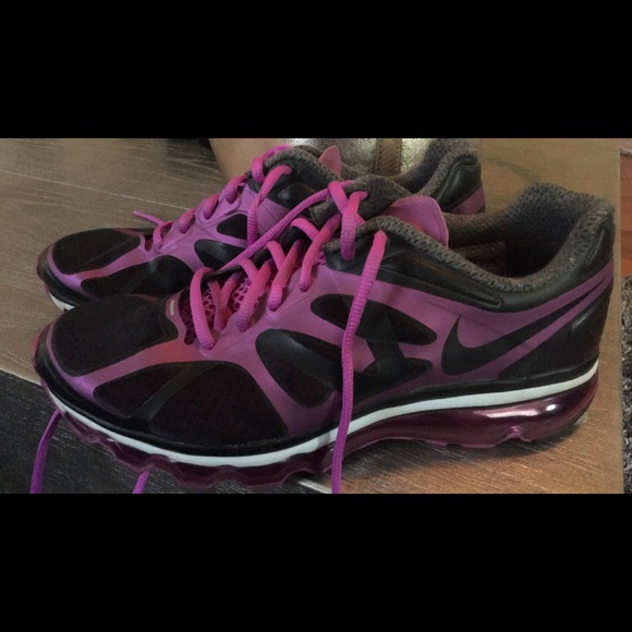 Purple and black nike air max. Excellent condition