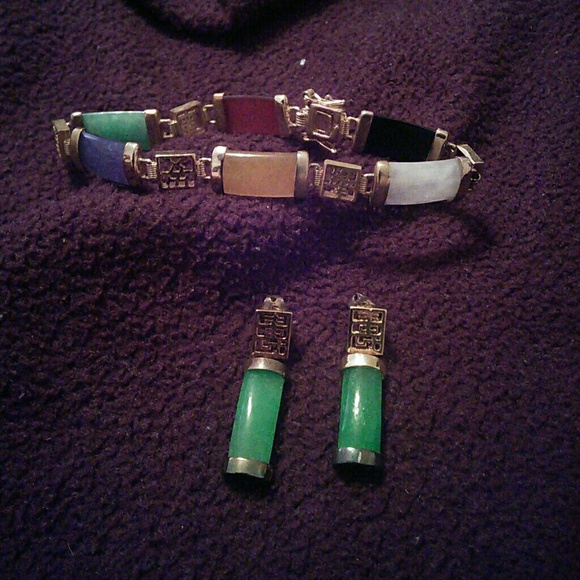 Jade bracelet and earrings set