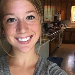 Meet your Posher, Janelle