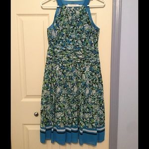 Adorable spring summer flowy dress! Make an offer!